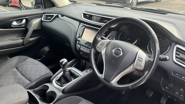 Nissan Qashqai 1.2 DiG-T N-Connecta 5dr Petrol Hatchback